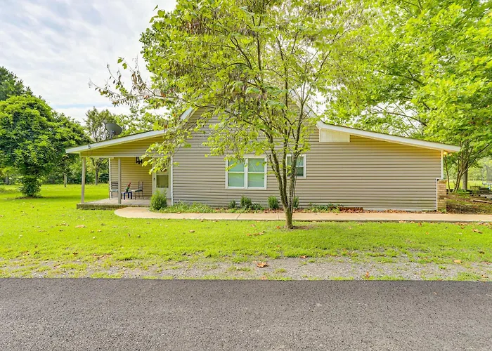 Greers Ferry Home W/ Fire Pit Near Shiloh Marina!