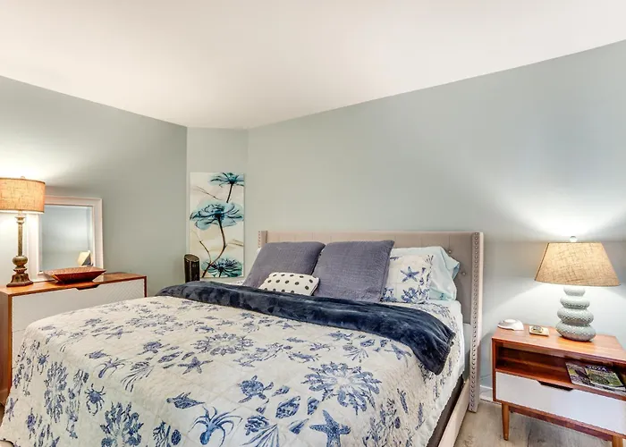 Oceanfront Condo In Harbor Island Community!