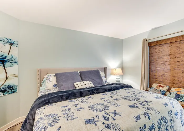 Oceanfront Condo In Harbor Island Community!