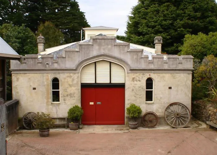 Larnach Lodge & Stable Stay