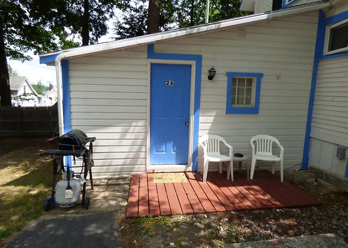 Weirs Beach Motel & Cottages