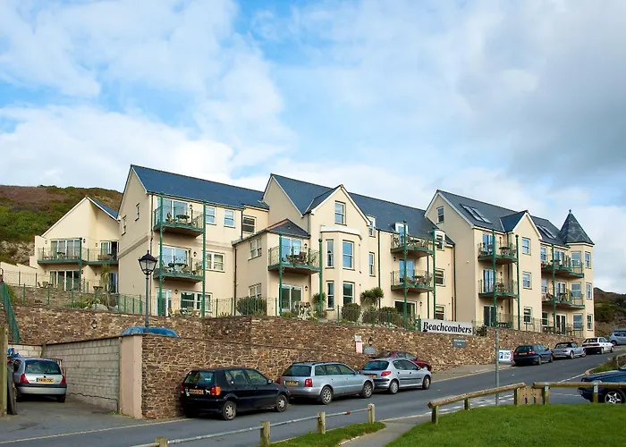 Beachcombers Apartments