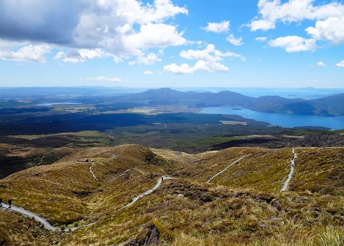 Adventure Lodge And Motels And Tongariro Crossing Track Transport