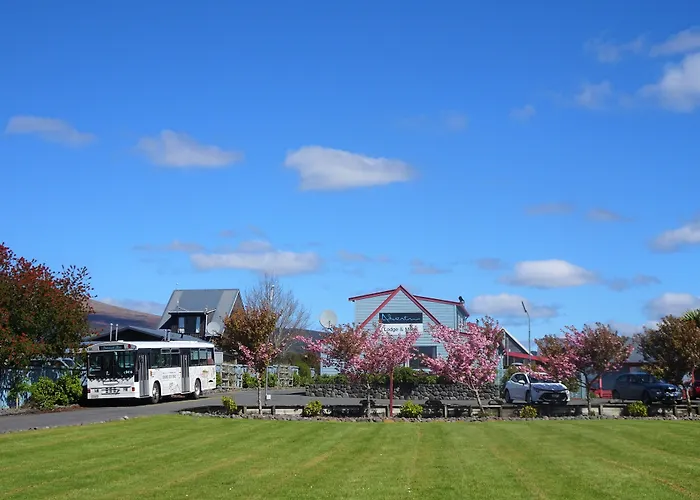 Adventure Lodge And Motels And Tongariro Crossing Track Transport