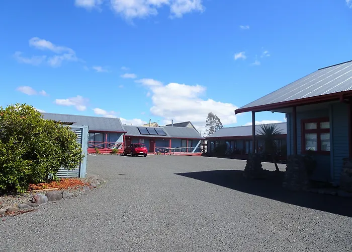 Adventure Lodge And Motels And Tongariro Crossing Track Transport
