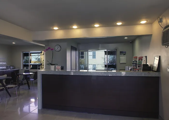 Aladdin Inn And Suites