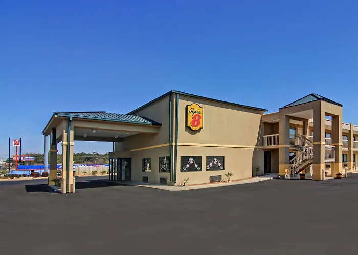 Super 8 By Wyndham Macon West