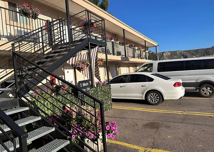 Gateway Lodge