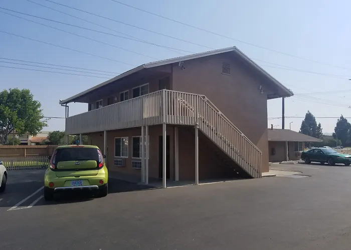 Buckboard Motel