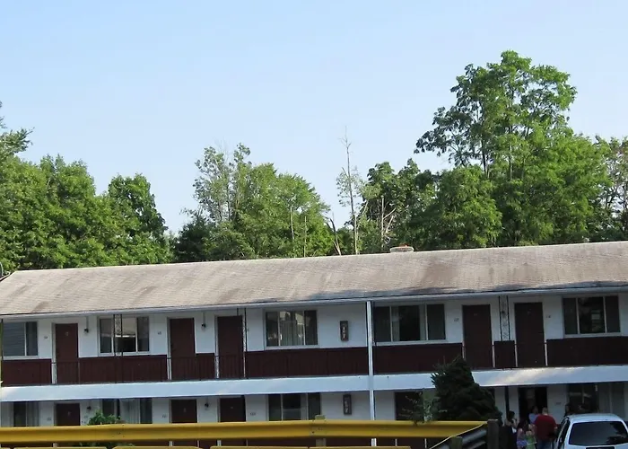 Budget Motor Inn- Mahopac