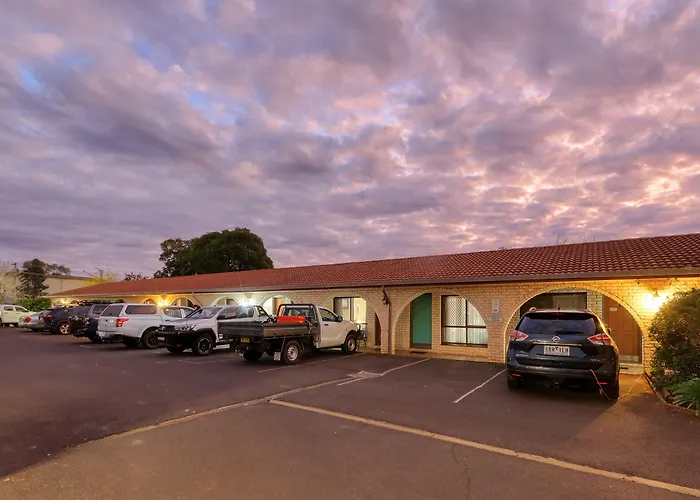 Forest Lodge Motor Inn & Restaurant