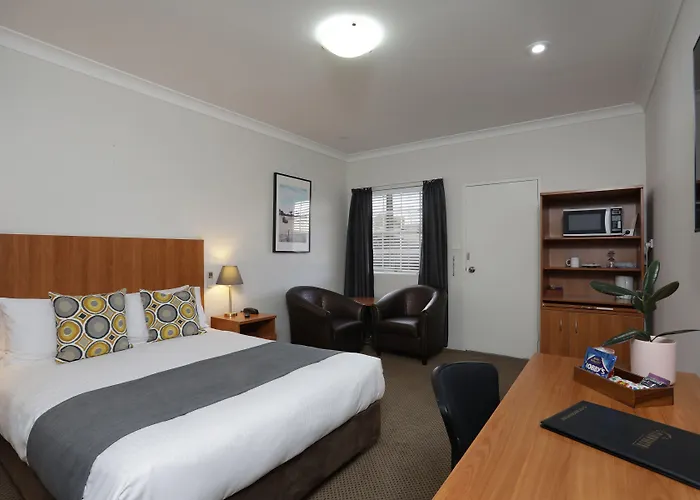 Cadman Motor Inn And Apartments