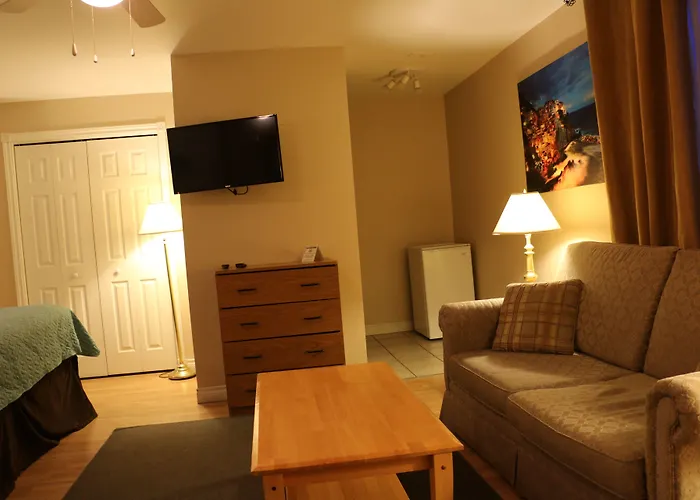 Midtown Motel & Suites