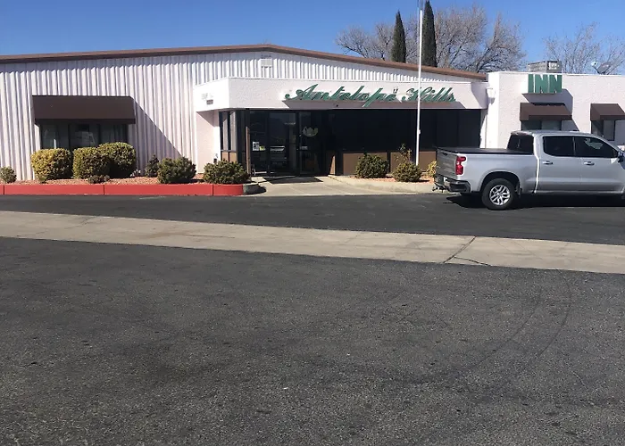 Antelope Hills Inn