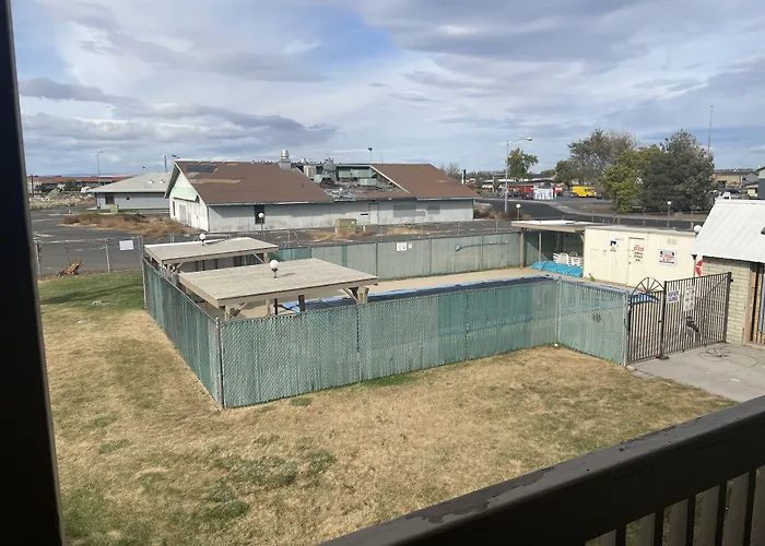 Motel Oasis