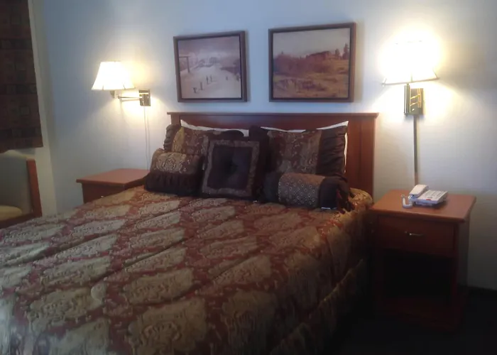Motel West