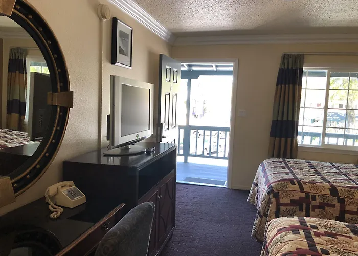 Lamplighter Motel Clearlake