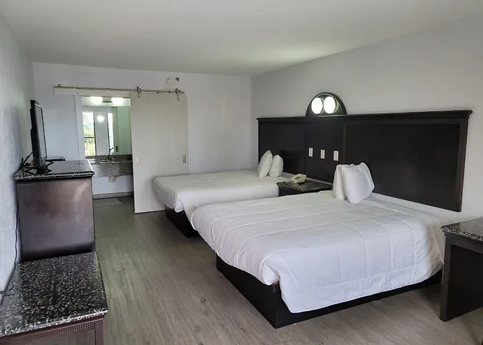 Fairway Inn
