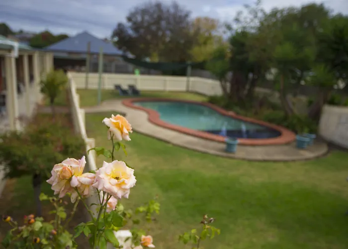 Rose Garden Motel