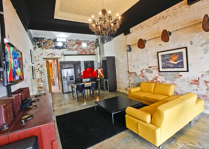 Indulge Apartments - Eighth