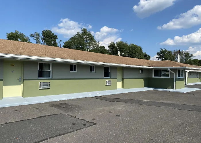 Red Carpet Inn & Suites Wrightstown
