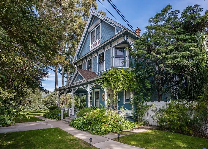 Kaleidoscope Inn & Gardens