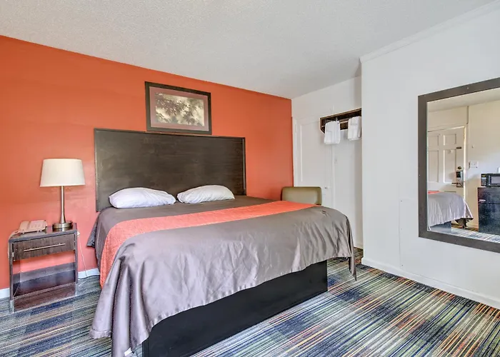 Oyo Palm Leaf Motel