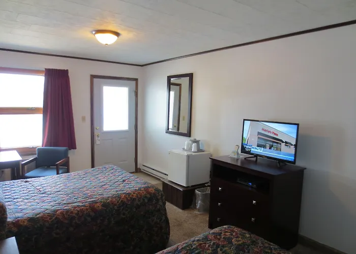 Lake 'N Pines Motel