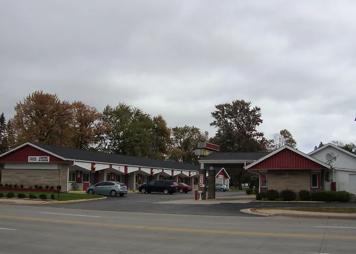 Pinconning Trail Inn Motel