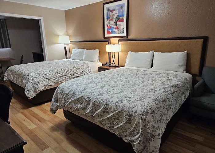 Parkway Motel & European Lodges