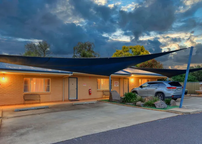 Edward Parry Motel And Apartments