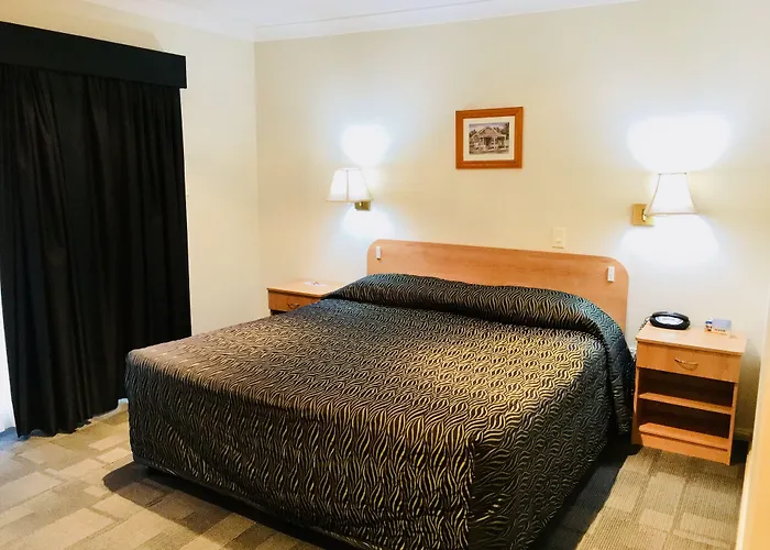 Bushman'S Motor Inn