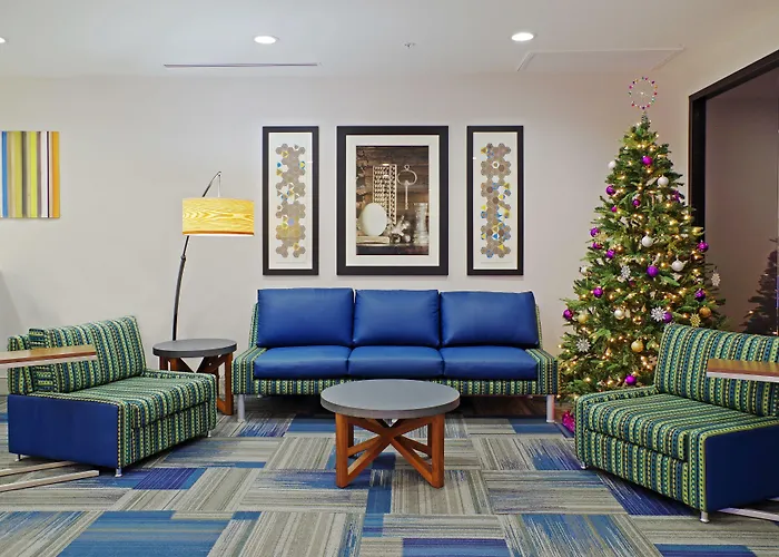 Holiday Inn Express & Suites - Phoenix North - Scottsdale By Ihg