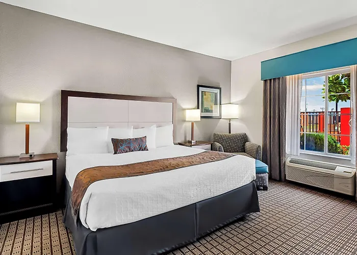 Best Western Plus - Magee Inn & Suites