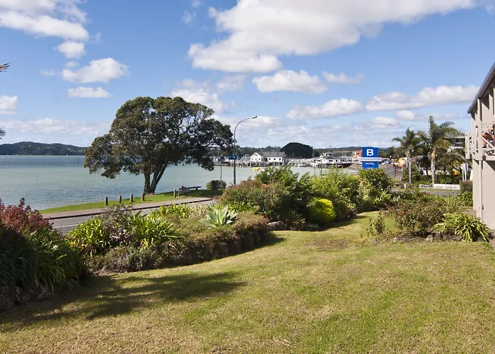 Breakwater Motel