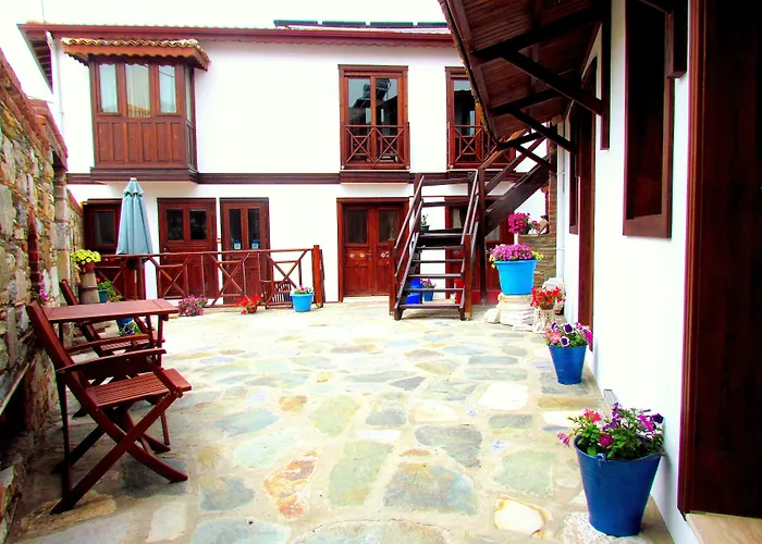 Amazon Petite Palace