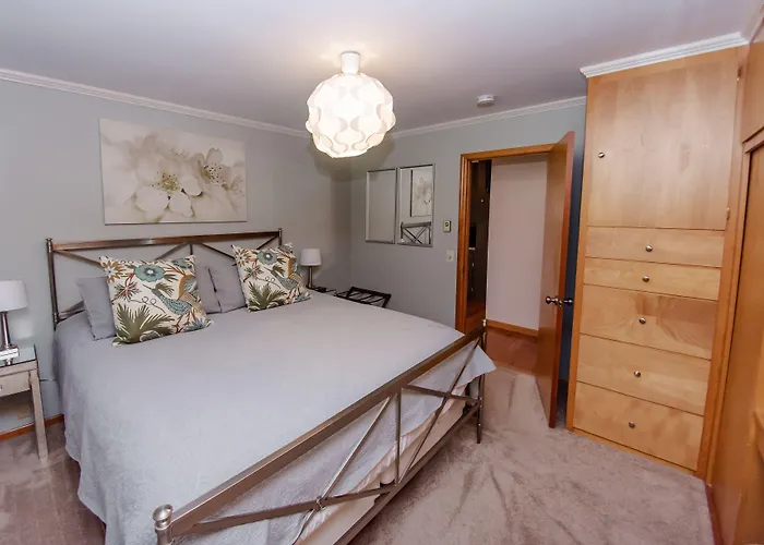 The Broadway Guest House