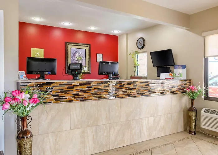 Econo Lodge Shorewood