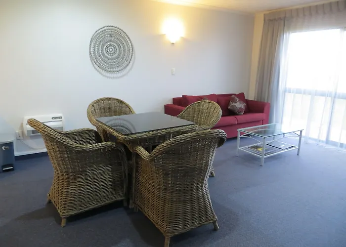 Harbour View Motel On Ahuriri Beach In Napier Nz With Sea View Suites