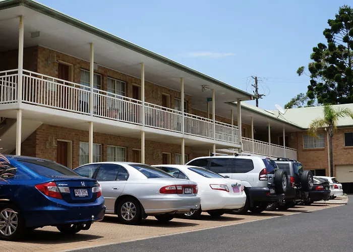 Coopers Colonial Motel