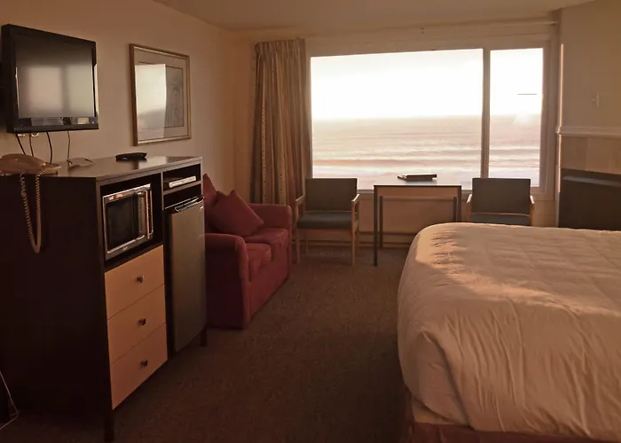 Sailor Jack Oceanfront Motel