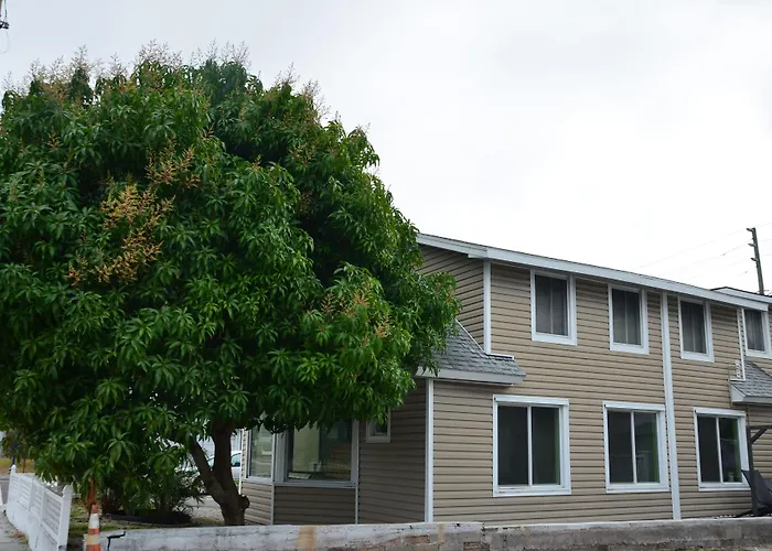 Twins Inn & Apartments
