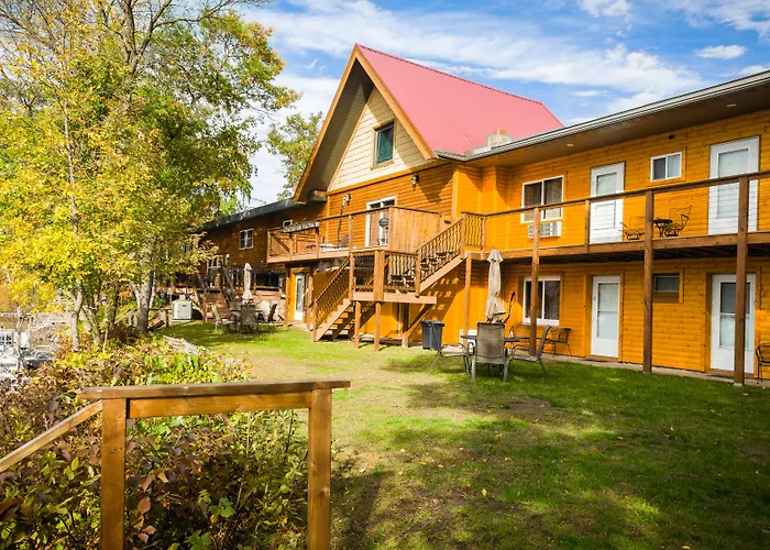 Curriers Lakeview Lodge