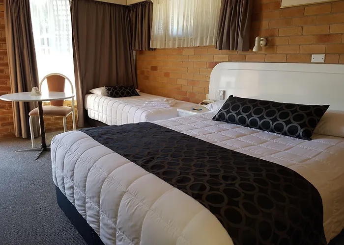 Cousins Motor Inn