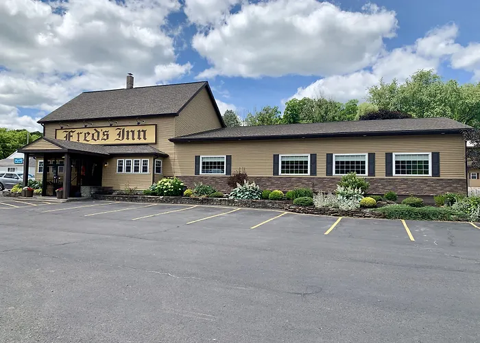 Fred'S Inn Restaurant & Lodging