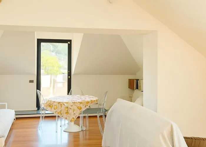 Attico San Faustino: Beachfront Villa with Panoramic Sea Views