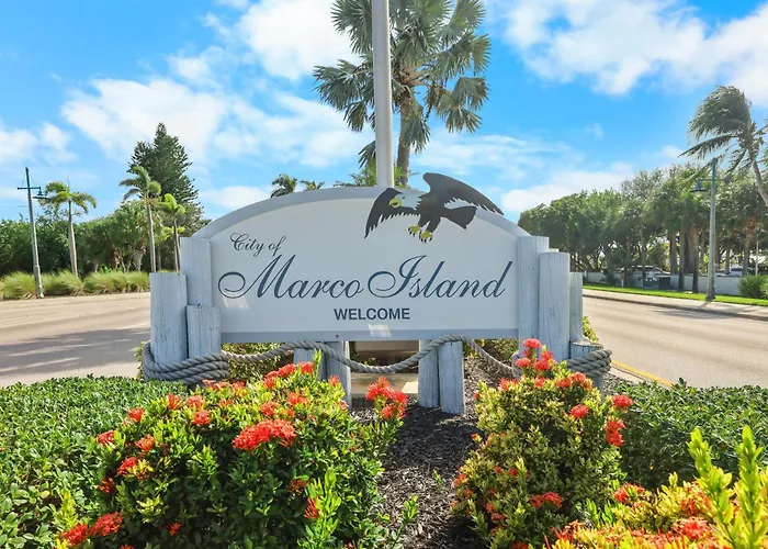 Exquisite Condo With Unique Balcony And Bay Views