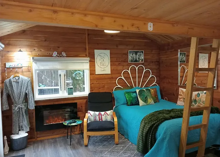 Treehouse Escape For Two