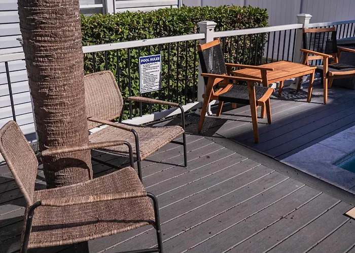 Slow Pace Beach Living - Pool - Steps From Beach