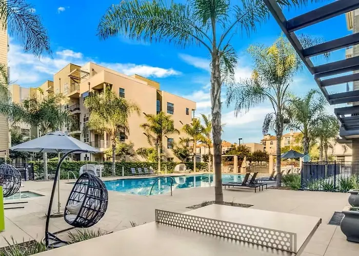 San Diego Stay, Pool, Gym, Near Zoo, Petco Park & Seaworld